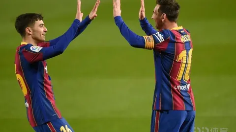 “拜仁逆袭门兴，特尔制胜萨内助威，延续三连胜辉煌图解”